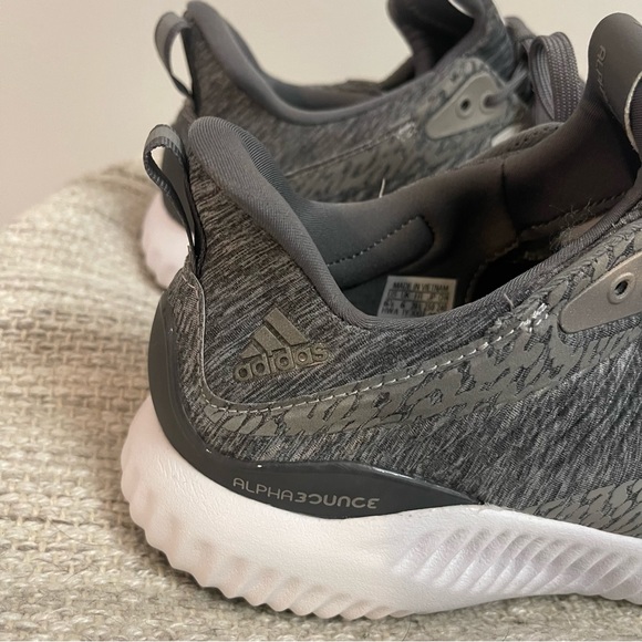 Mens Adidas Alphabounce Grey 6.5 USA - Picture 3 of 11